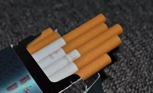 黃鶴樓游泳回歸，爺爺輩最喜愛的香煙品牌