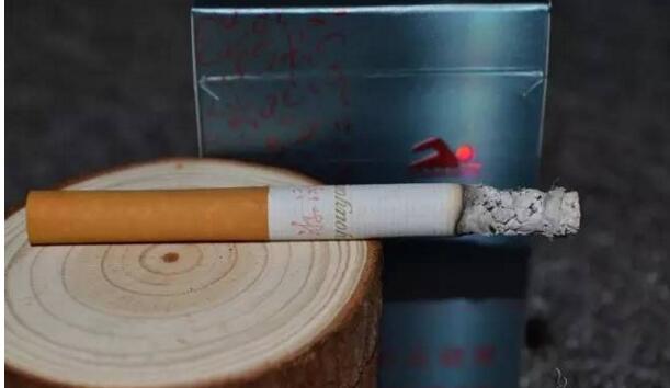 黃鶴樓游泳回歸，爺爺輩最喜愛的香煙品牌